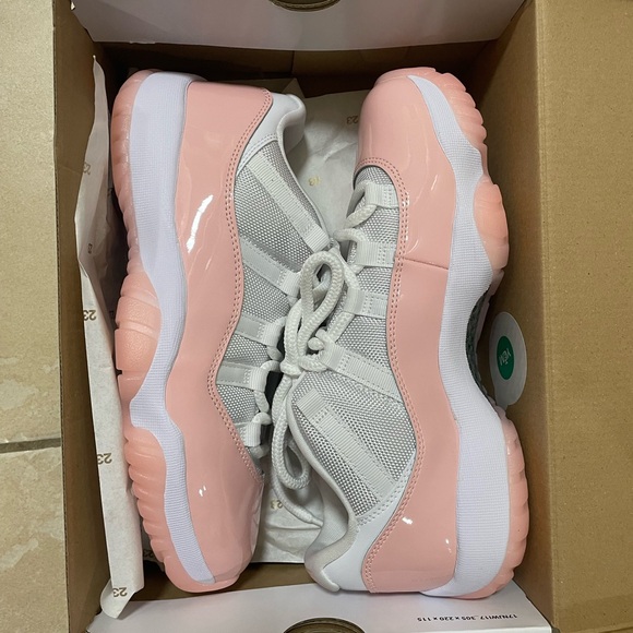 Jordan 11 Retro Low in White and Pink - Picture 6 of 9